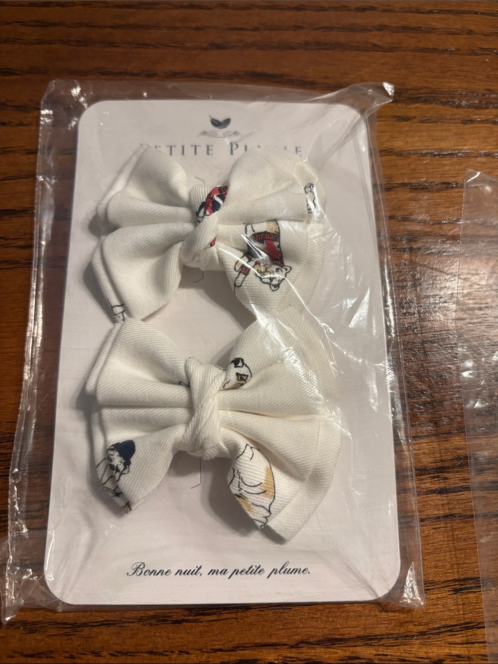 Petite Plume British Bulldogs Small Bow 2 Pack White Bow Hair Clips for Kids